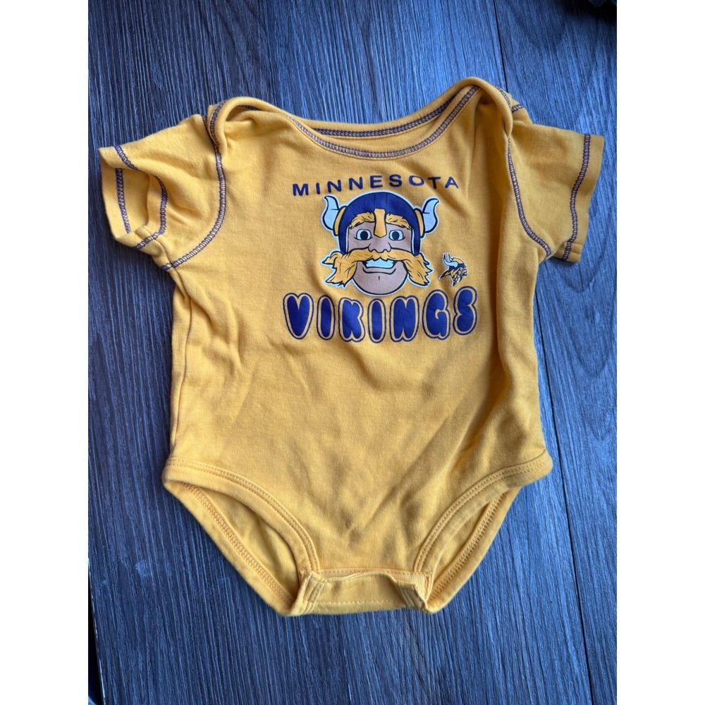 NFL Team Apparel Minnesota Vikings Baby Bodysuit Yellow Gold 0/3M One Piece‎